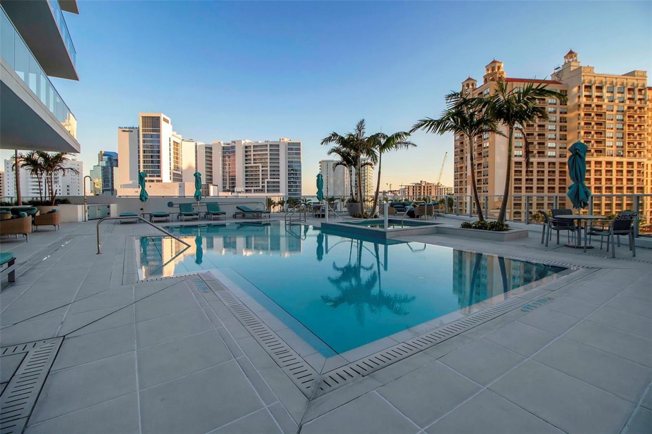 301 Quay Commons, Unit 503, Sarasota, FL 34236 Photo