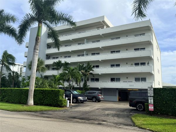 3212 NE 12th Street, Unit 303, Pompano Beach, FL 33062