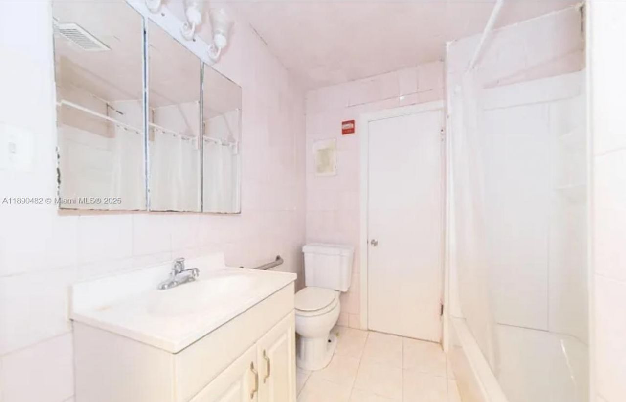 438 Malverne Rd, Unit 1, West Palm Beach, FL 33405 Photo