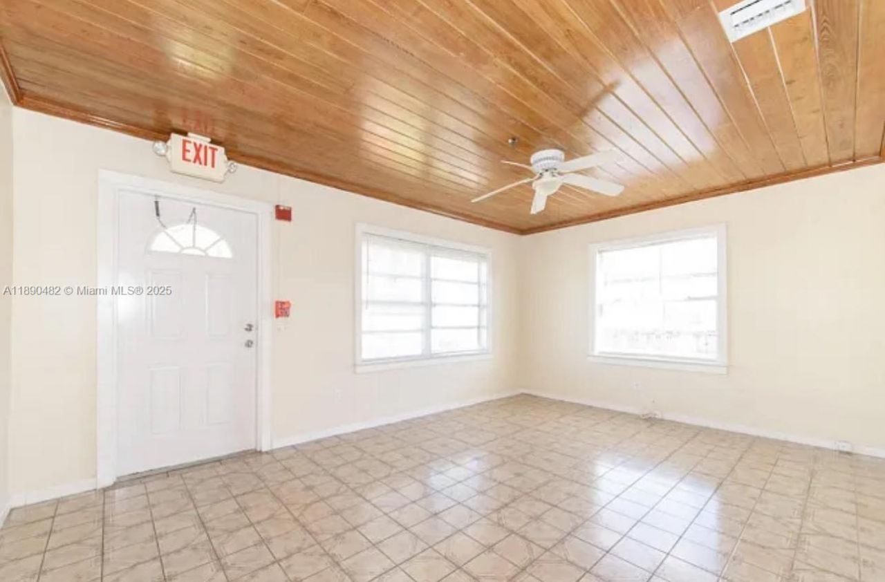 438 Malverne Rd, Unit 1, West Palm Beach, FL 33405 Photo