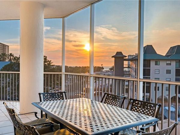 400 Flagship DR, Unit 403, NAPLES, FL 34108