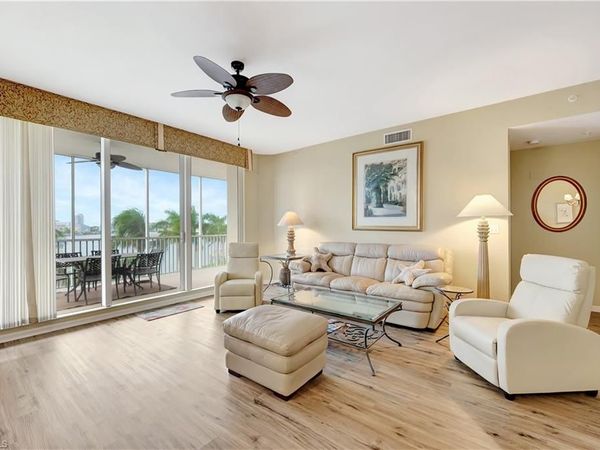 400 Flagship DR, Unit 403, NAPLES, FL 34108