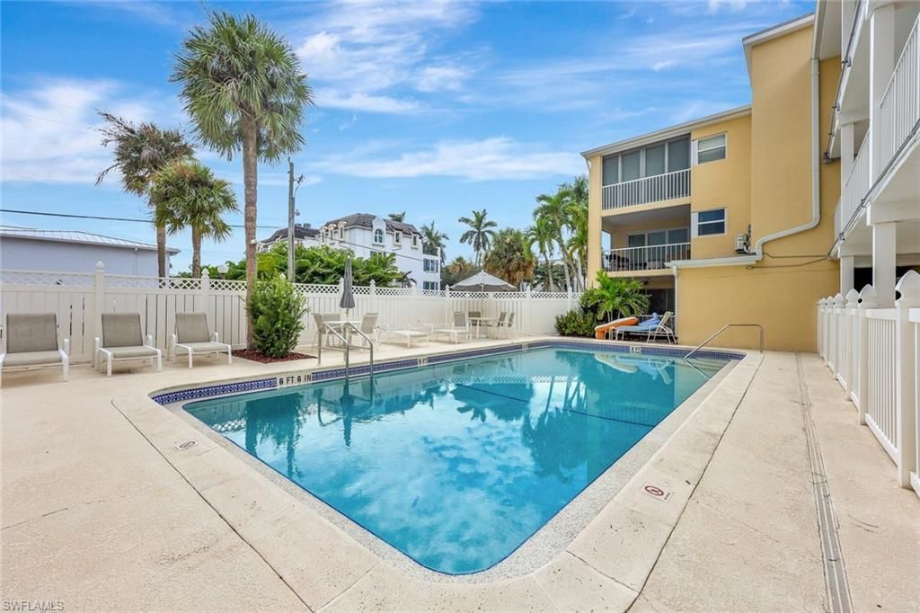 900 8th Ave S, Unit 104, Naples, FL 34102 Photo