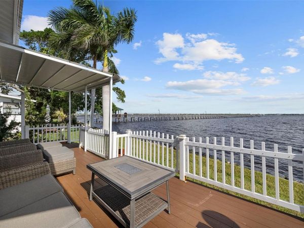 8 PARKVIEW STREET, BRADENTON, FL 34208