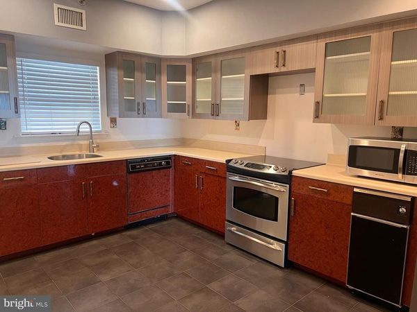 6073 MAIN STREET, VOORHEES, NJ 08043