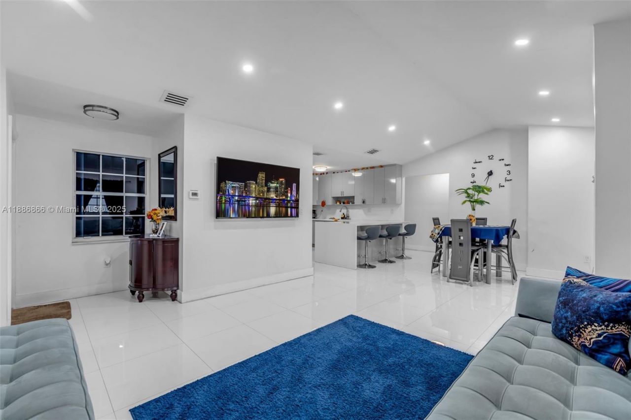 18088 SW 137th Path, Miami, FL 33177 Photo