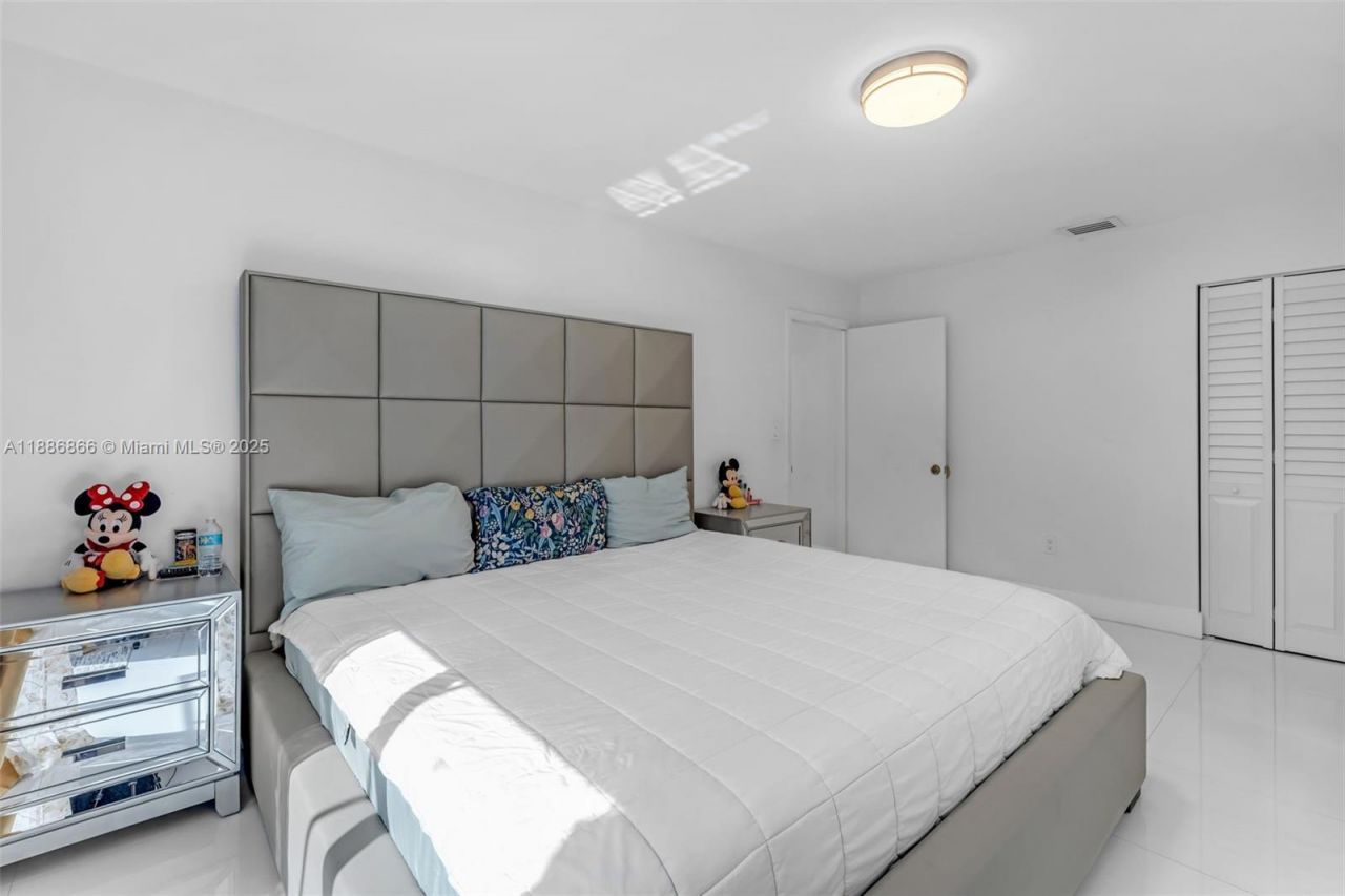 18088 SW 137th Path, Miami, FL 33177 Photo