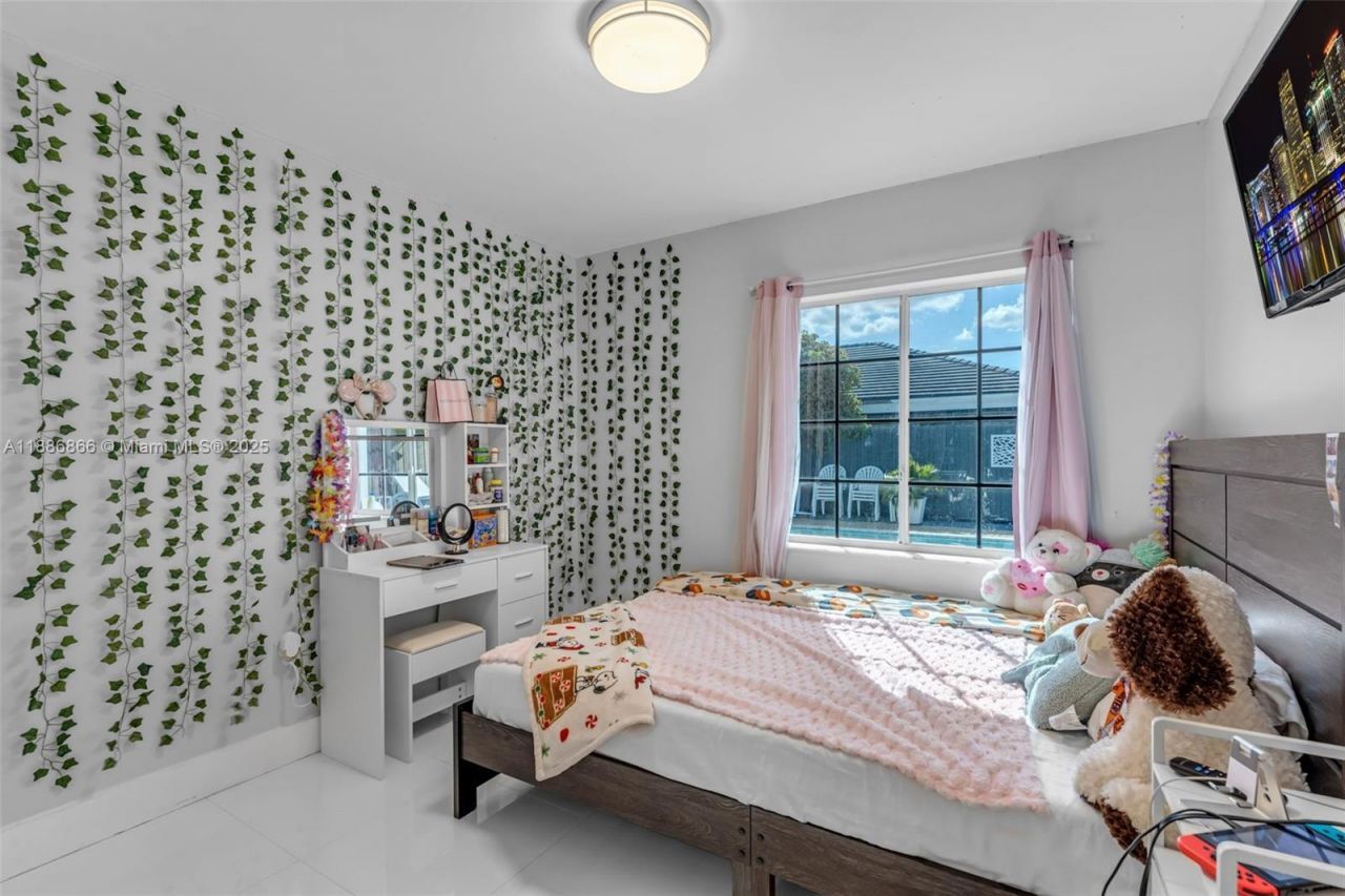 18088 SW 137th Path, Miami, FL 33177 Photo