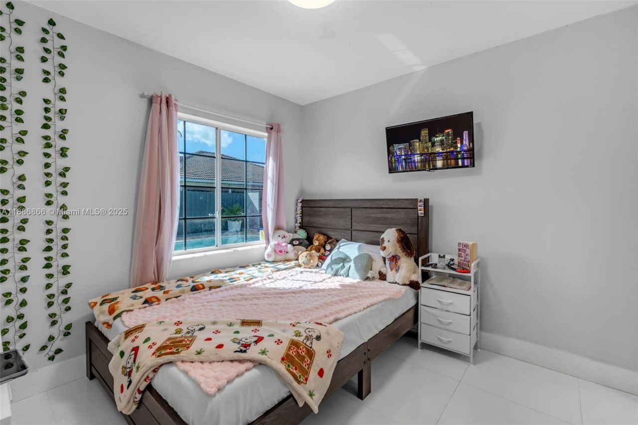 18088 SW 137th Path, Miami, FL 33177 Photo