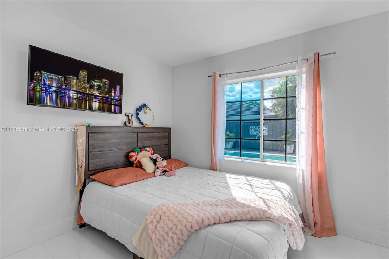 18088 SW 137th Path, Miami, FL 33177 Photo