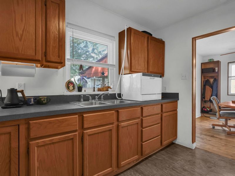 868 Lawndale Avenue, Columbus, OH 43207 Photo 13