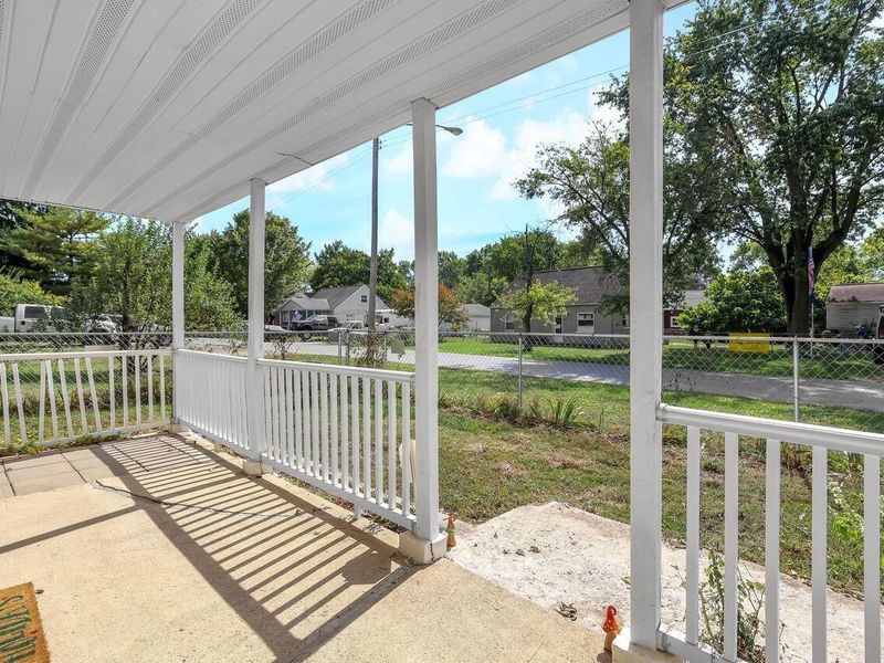 868 Lawndale Avenue, Columbus, OH 43207 Photo 3