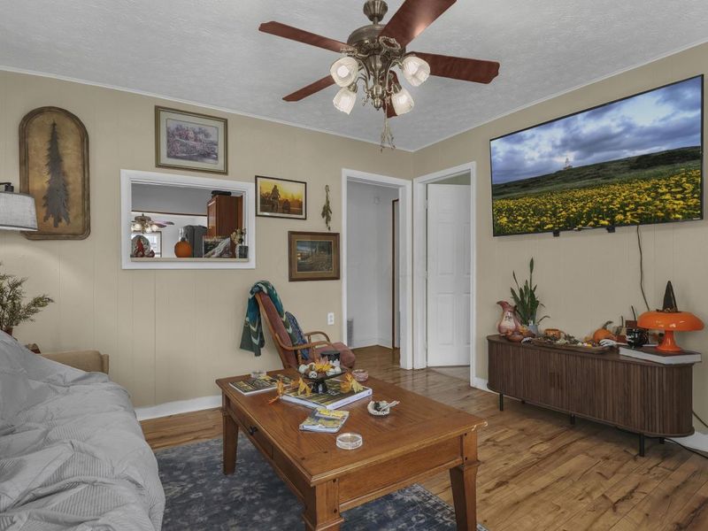 868 Lawndale Avenue, Columbus, OH 43207 Photo 8