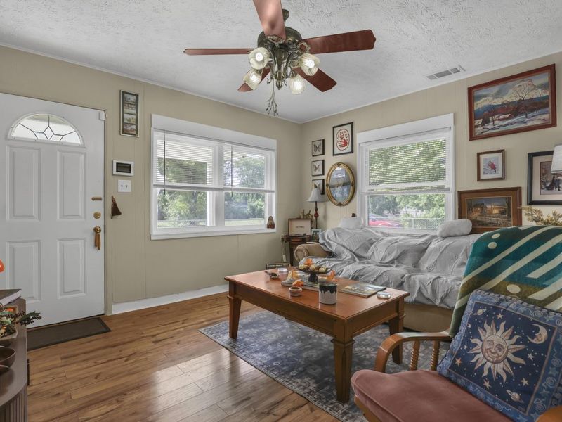 868 Lawndale Avenue, Columbus, OH 43207 Photo 9