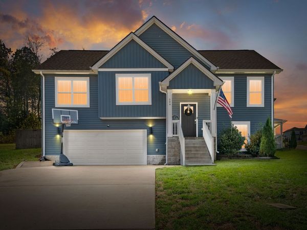 504 Vale Ct, Clarksville, TN 37042