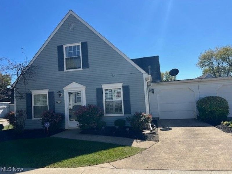 122 Bayberry Lane, Bedford, OH 44146 Photo 1