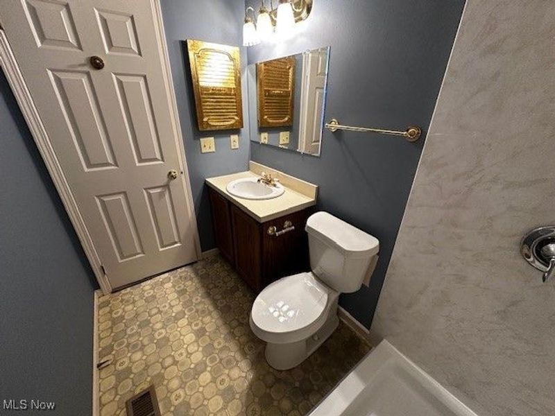 122 Bayberry Lane, Bedford, OH 44146 Photo 10