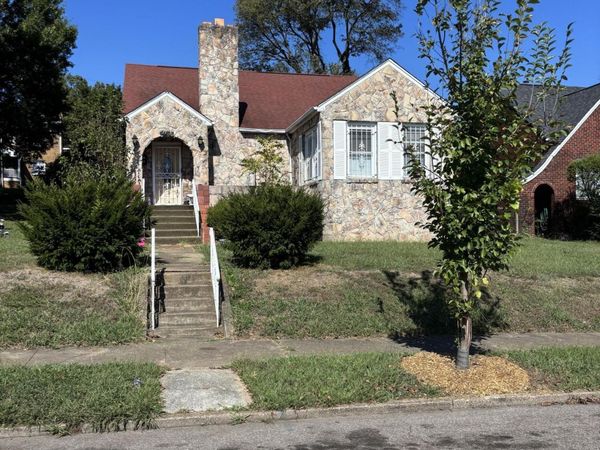 2715 Parkview Ave, Knoxville, TN 37914