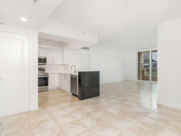 403 S Sapodilla Avenue, Unit 509, West Palm Beach, FL 33401