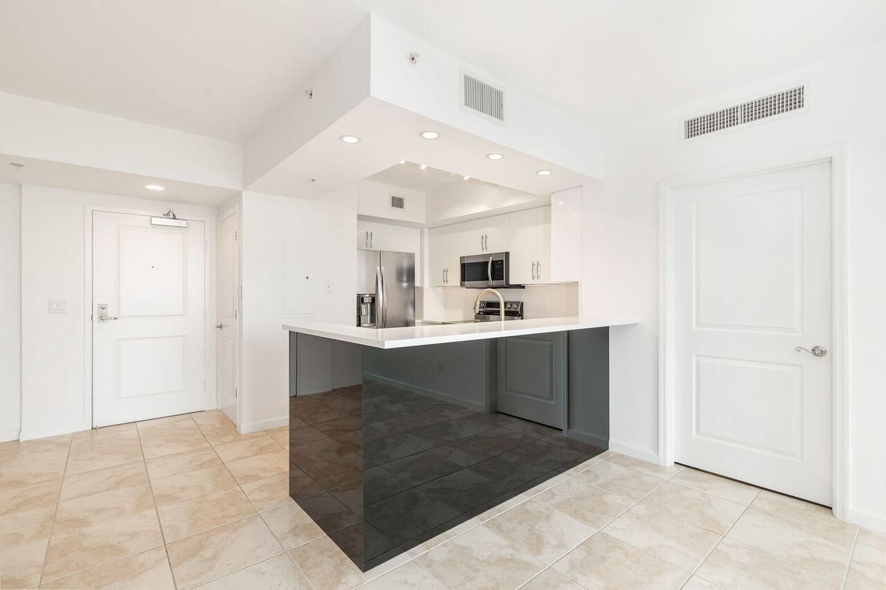 403 S Sapodilla Avenue, Unit 509, West Palm Beach, FL 33401 Photo