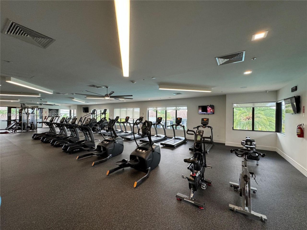 8283 NW 47th Ln, Doral, FL 33166 Photo