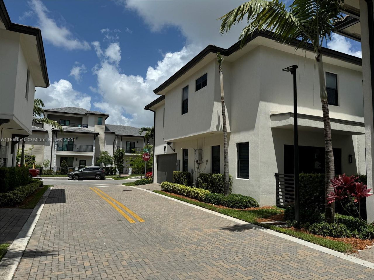 8283 NW 47th Ln, Doral, FL 33166 Photo