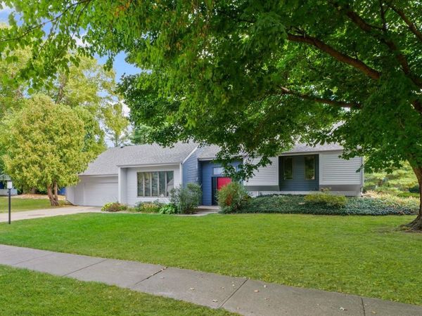 1914 Woodfield Road, Champaign, IL 61822