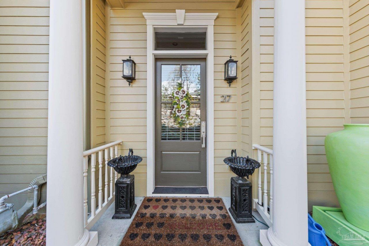 217 W Jackson St, Unit 12, Pensacola, FL 32501 Main Photo