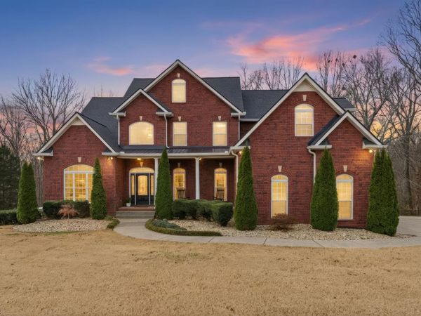 1014 Alameda Dr, Portland, TN 37148