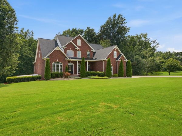 1014 Alameda Dr, Portland, TN 37148