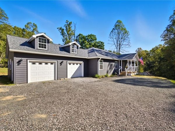 119 Stonegate Drive, Washington, WV 26181