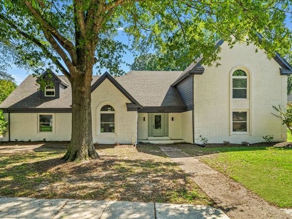 2670 MORNING GROVE DR, Memphis, TN 38016