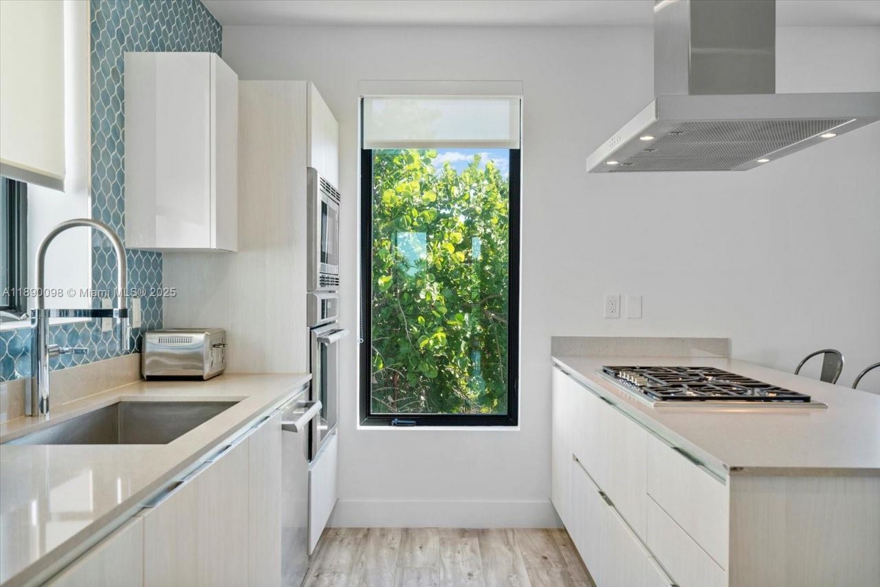 332 Balboa St, Hollywood, FL 33019 Photo