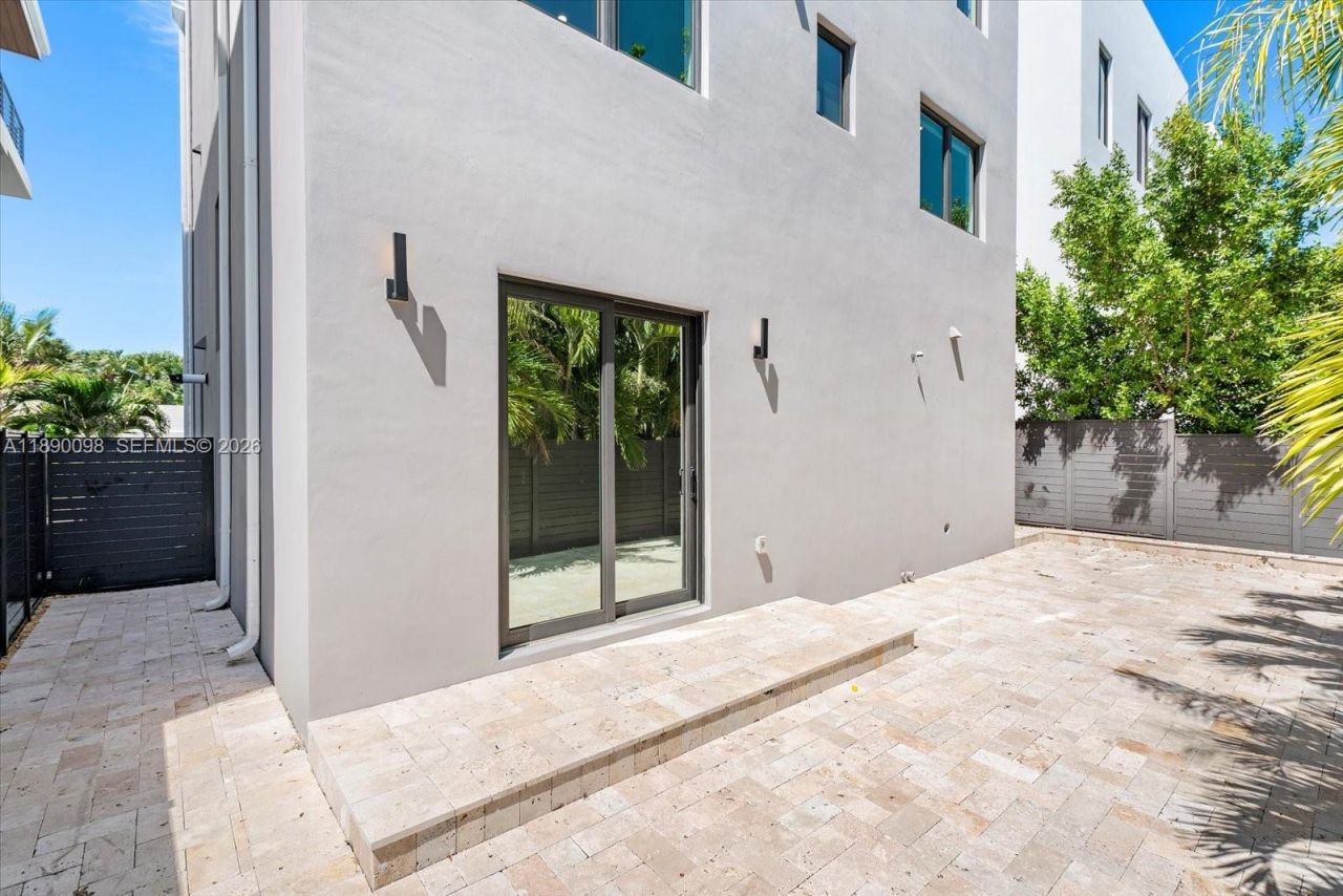 332 Balboa St, Hollywood, FL 33019 Photo
