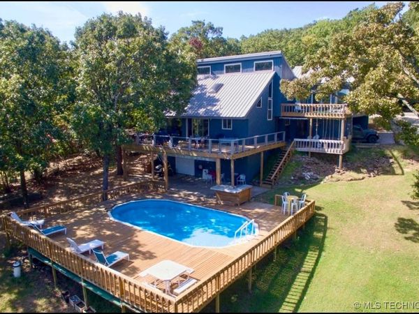 1048 Robin Hood Road, Eufaula, OK 74432