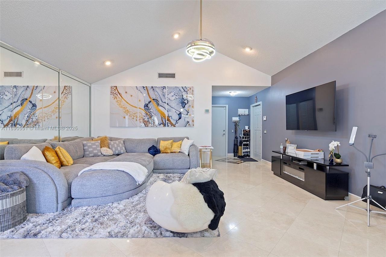 2330 Dover, Weston, FL 33326 Photo