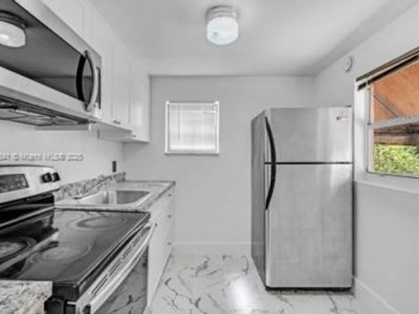 Unit 4, Miami, FL 33150