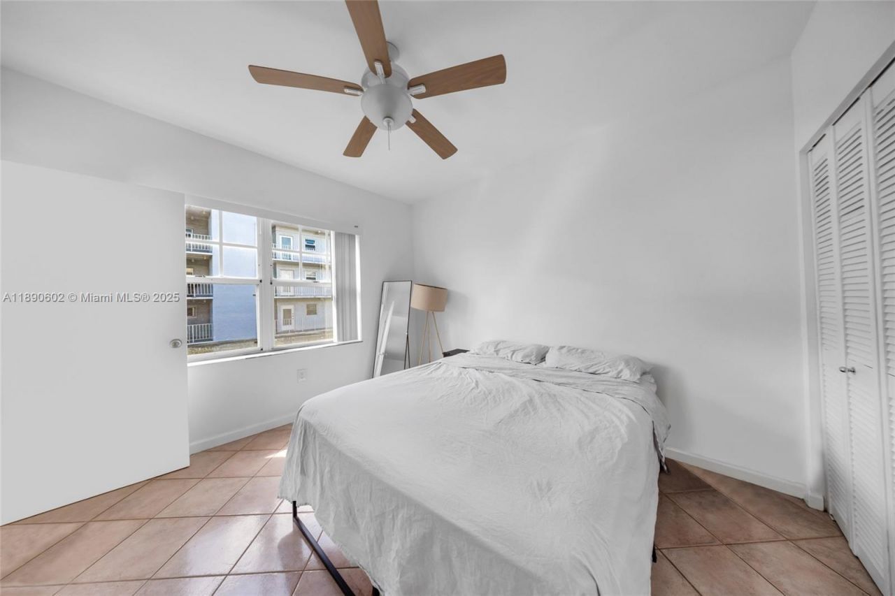 1255 Pennsylvania Ave, Unit 307, Miami Beach, FL 33139 Photo