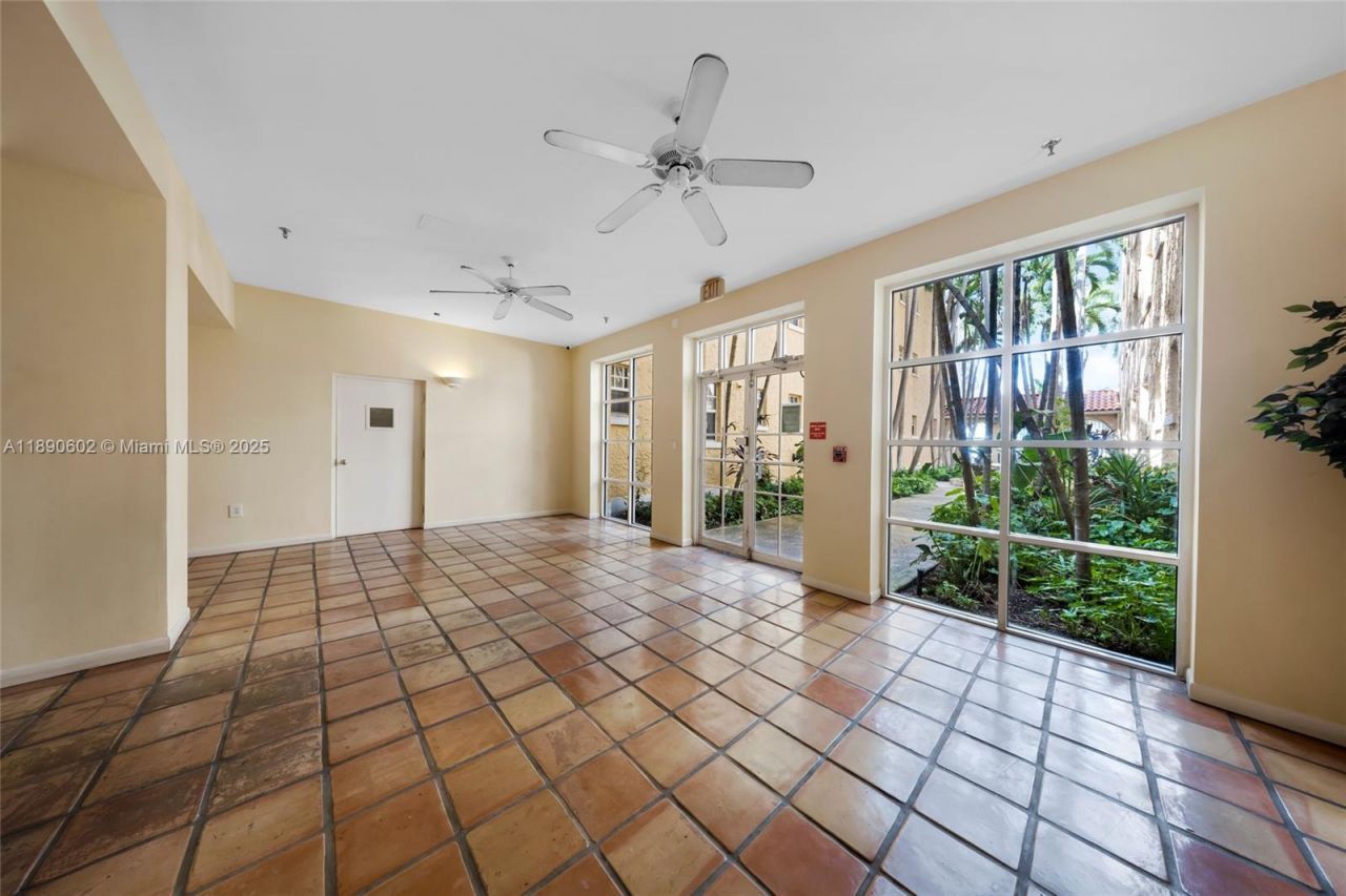 1255 Pennsylvania Ave, Unit 307, Miami Beach, FL 33139 Photo