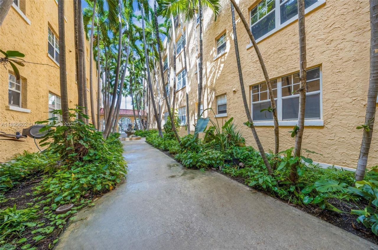 1255 Pennsylvania Ave, Unit 307, Miami Beach, FL 33139 Photo