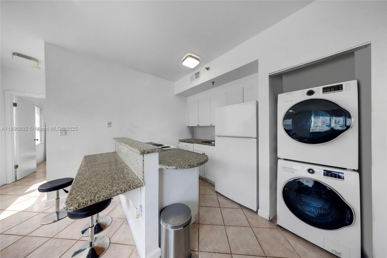 1255 Pennsylvania Ave, Unit 307, Miami Beach, FL 33139 Photo
