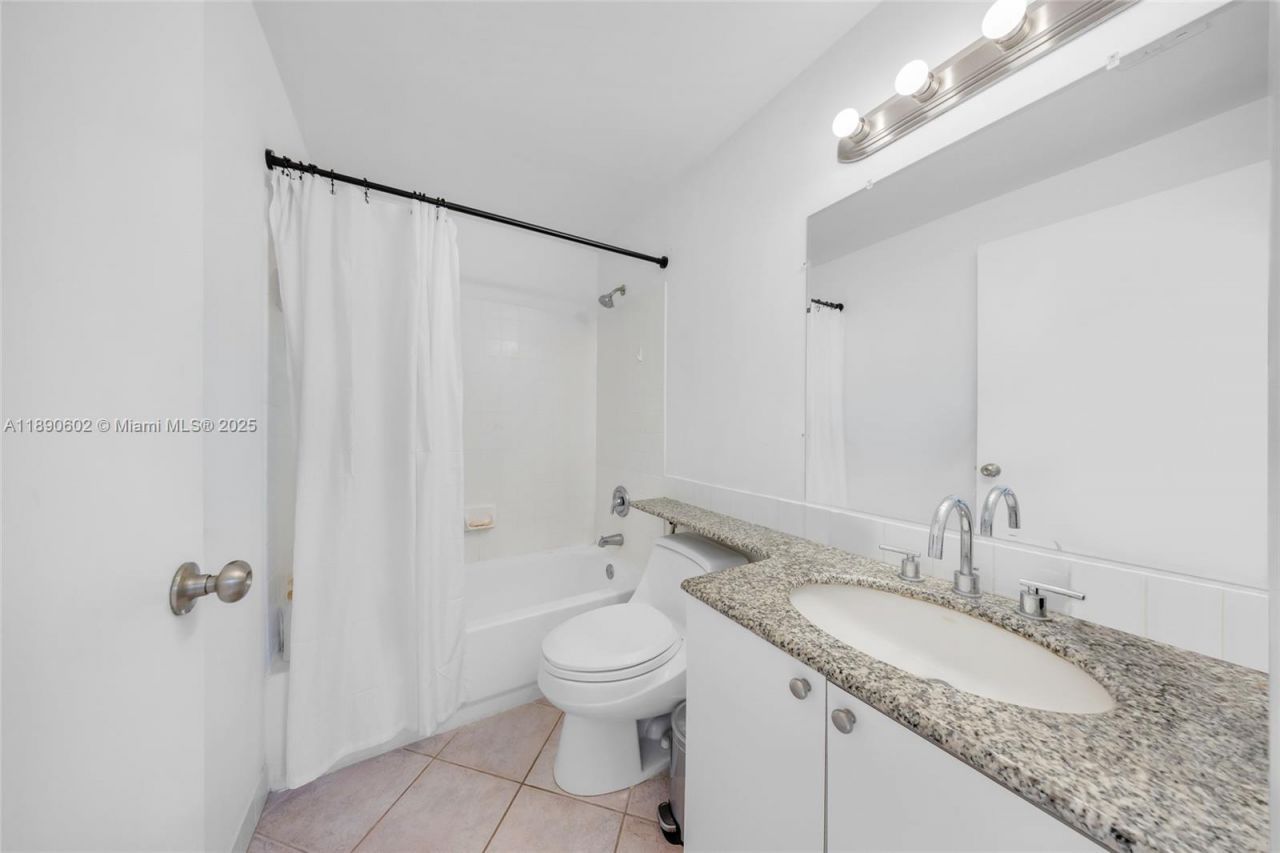 1255 Pennsylvania Ave, Unit 307, Miami Beach, FL 33139 Photo