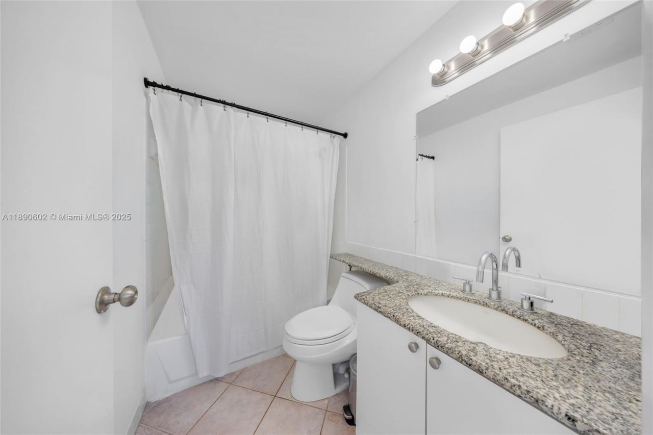 1255 Pennsylvania Ave, Unit 307, Miami Beach, FL 33139 Photo