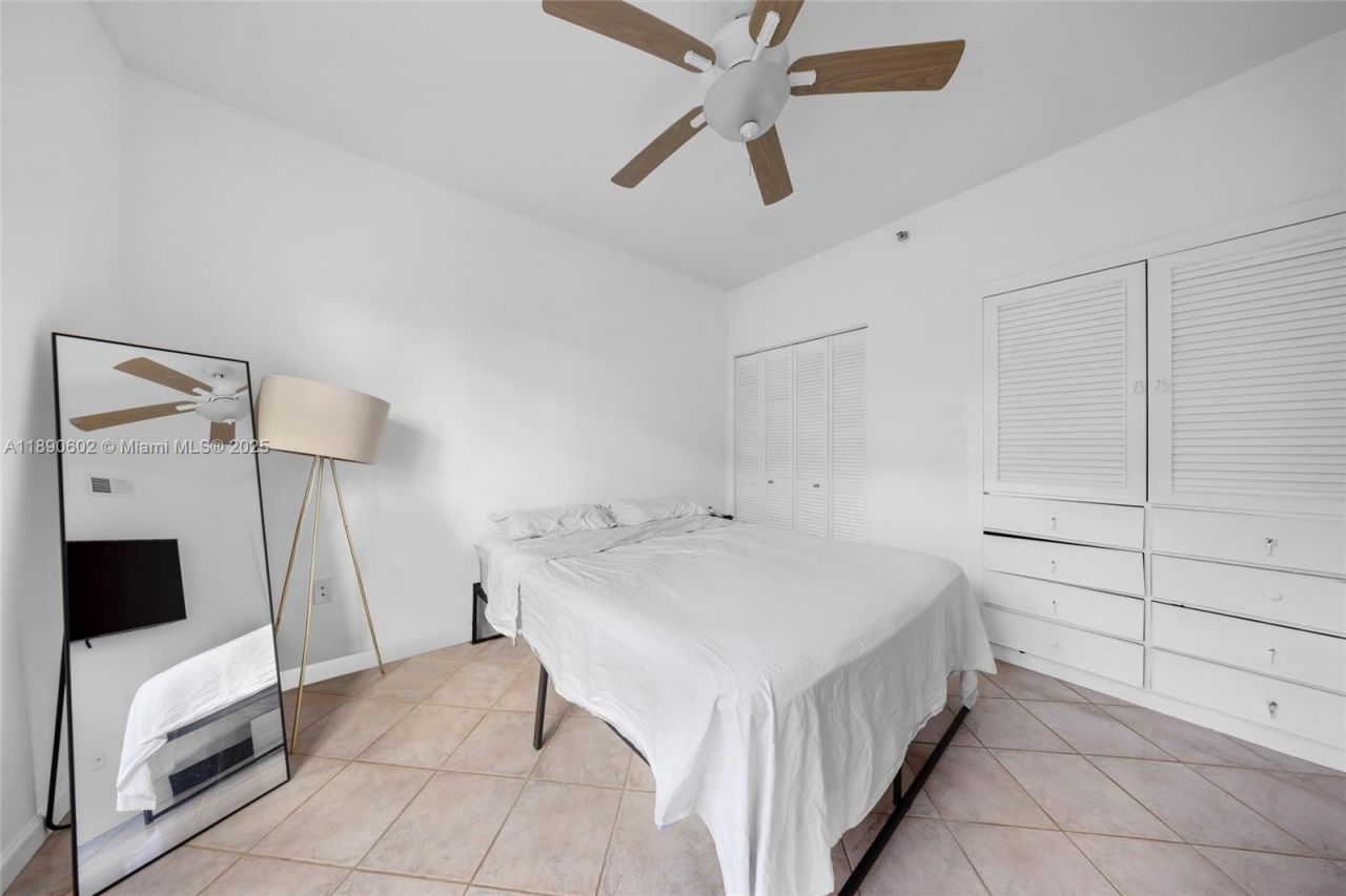 1255 Pennsylvania Ave, Unit 307, Miami Beach, FL 33139 Photo