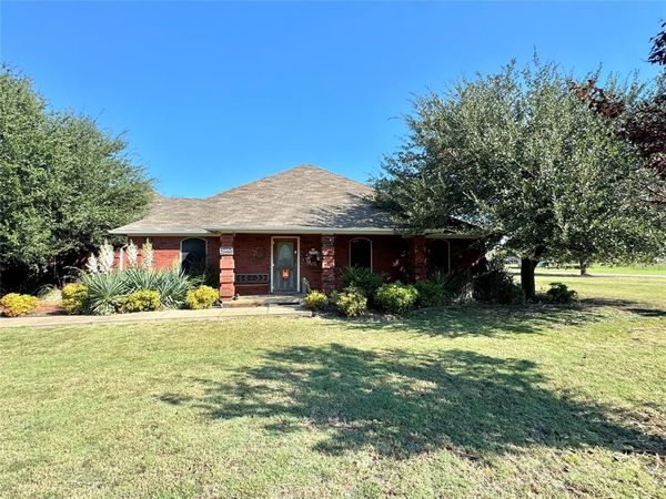 505 W 3rd Street, Dodd City, TX 75438