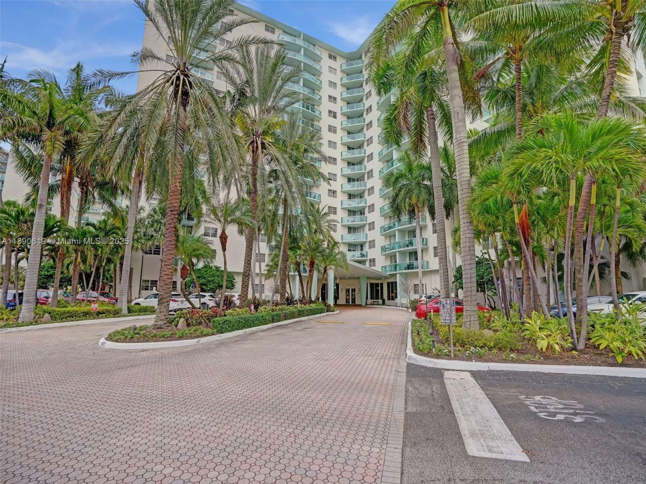 3901 S Ocean Dr, Unit 6V, Hollywood, FL 33019 Photo