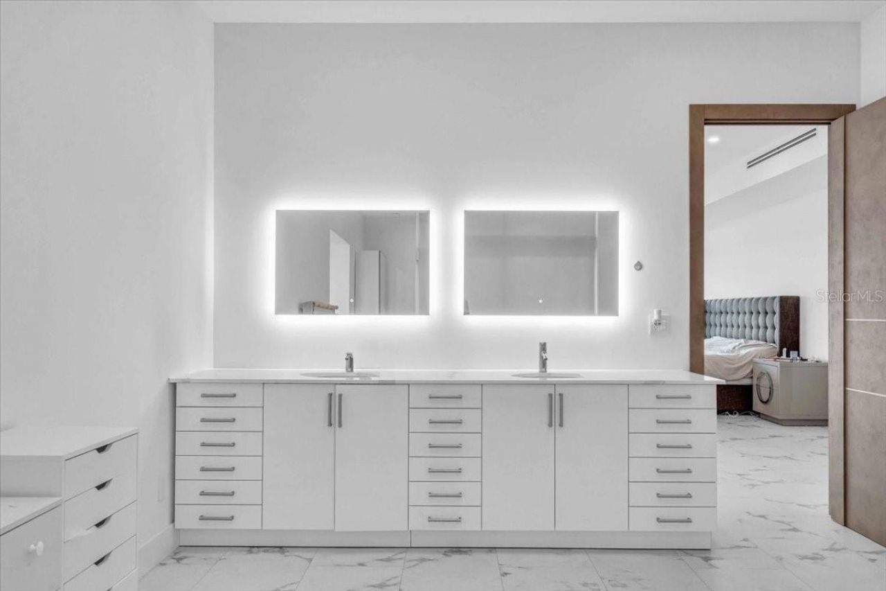 4035 Bay Shore Road, Sarasota, FL 34234 Photo