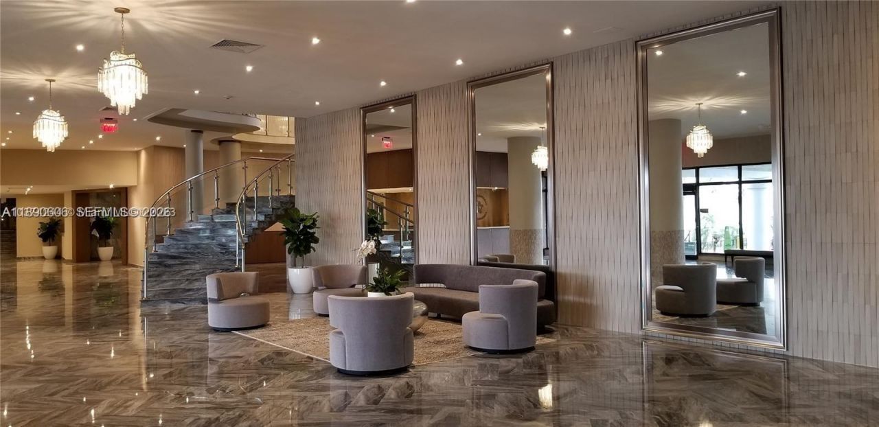 5401 Collins Ave, Unit 819, Miami Beach, FL 33140 Photo