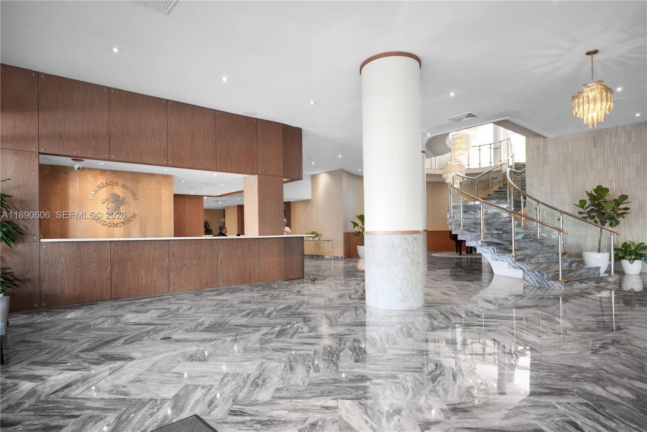 5401 Collins Ave, Unit 819, Miami Beach, FL 33140 Photo