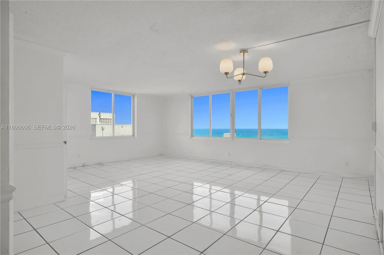 5401 Collins Ave, Unit 819, Miami Beach, FL 33140 Photo